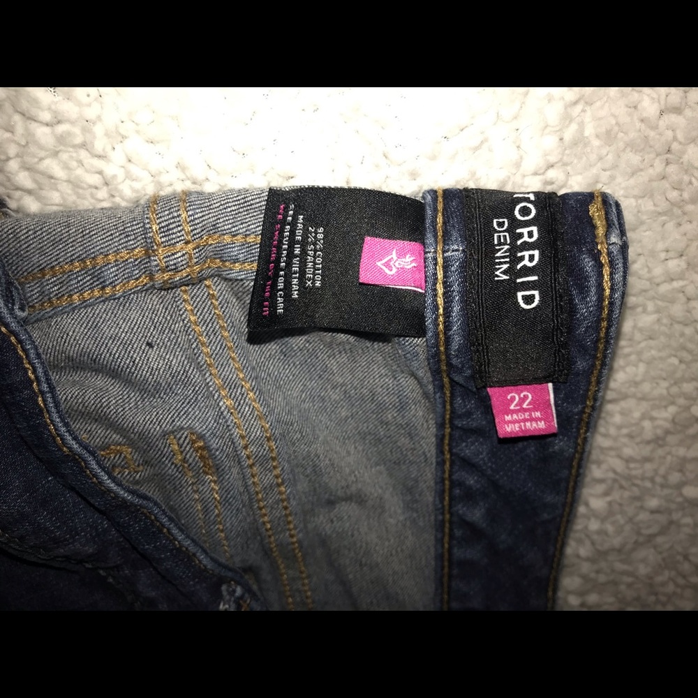Torrid capri jeans.